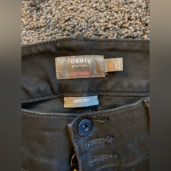 BNWOT black Torrid Super Soft Crop Jegging, size 20, high waisted - Picture 5 of 5